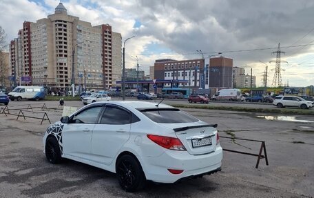 Hyundai Solaris II рестайлинг, 2012 год, 800 000 рублей, 4 фотография