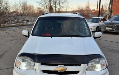 Chevrolet Niva I рестайлинг, 2013 год, 496 500 рублей, 2 фотография