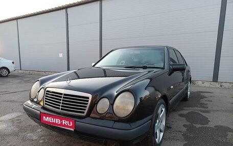 Mercedes-Benz E-Класс, 1997 год, 280 000 рублей, 1 фотография