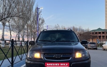 Chevrolet Niva I рестайлинг, 2010 год, 490 000 рублей, 2 фотография