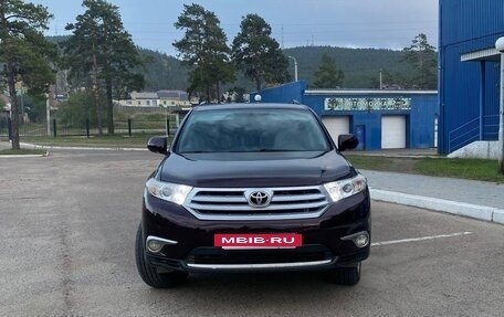 Toyota Highlander III, 2012 год, 2 449 000 рублей, 12 фотография