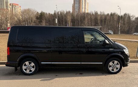 Volkswagen Multivan T6 рестайлинг, 2016 год, 4 000 000 рублей, 3 фотография
