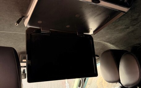 Volkswagen Multivan T6 рестайлинг, 2016 год, 4 000 000 рублей, 9 фотография