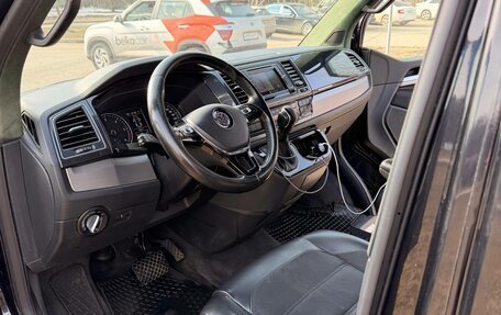 Volkswagen Multivan T6 рестайлинг, 2016 год, 4 000 000 рублей, 12 фотография