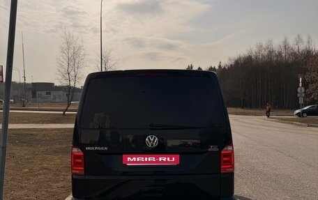 Volkswagen Multivan T6 рестайлинг, 2016 год, 4 000 000 рублей, 4 фотография