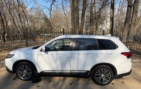 Mitsubishi Outlander III рестайлинг 3, 2018 год, 2 300 000 рублей, 4 фотография