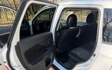 Mitsubishi Outlander III рестайлинг 3, 2018 год, 2 300 000 рублей, 11 фотография