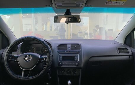 Volkswagen Polo VI (EU Market), 2017 год, 1 240 000 рублей, 17 фотография