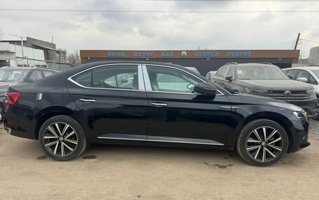 Skoda Superb III рестайлинг, 2025 год, 3 190 000 рублей, 2 фотография