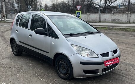 Mitsubishi Colt VI рестайлинг, 2004 год, 320 000 рублей, 2 фотография