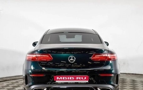 Mercedes-Benz E-Класс, 2018 год, 4 500 000 рублей, 5 фотография