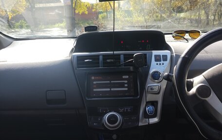 Toyota Prius Alpha I (ZVW40/41), 2011 год, 1 111 111 рублей, 2 фотография