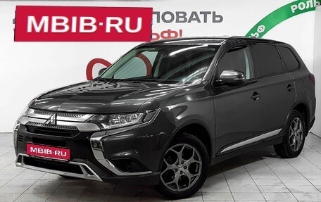 Mitsubishi Outlander III рестайлинг 3, 2018 год, 2 298 000 рублей, 1 фотография