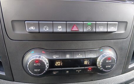 Mercedes-Benz Vito, 2016 год, 2 990 000 рублей, 15 фотография