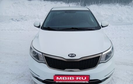 KIA Rio III рестайлинг, 2015 год, 950 000 рублей, 2 фотография