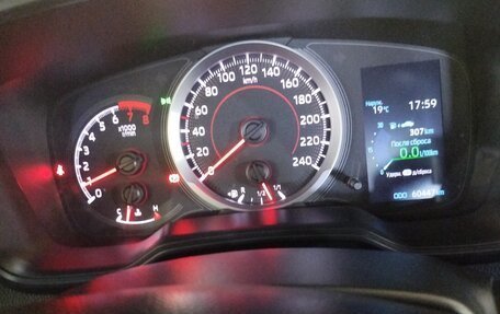 Toyota Corolla, 2019 год, 2 100 000 рублей, 3 фотография