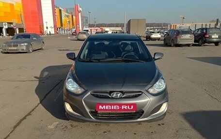 Hyundai Solaris II рестайлинг, 2012 год, 850 000 рублей, 3 фотография