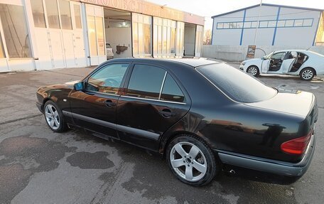 Mercedes-Benz E-Класс, 1997 год, 280 000 рублей, 7 фотография