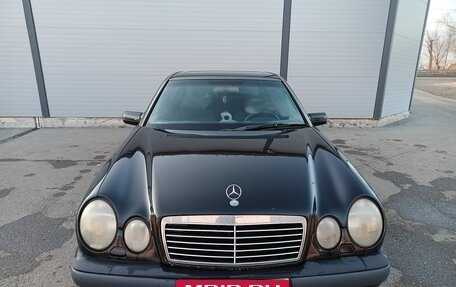 Mercedes-Benz E-Класс, 1997 год, 280 000 рублей, 3 фотография