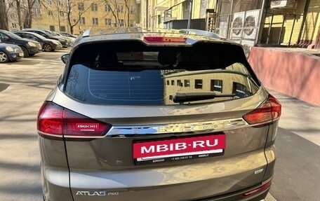 Geely Atlas, 2022 год, 2 300 000 рублей, 10 фотография