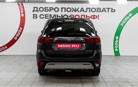 Mitsubishi Outlander III рестайлинг 3, 2018 год, 2 298 000 рублей, 5 фотография