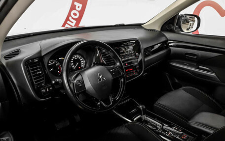 Mitsubishi Outlander III рестайлинг 3, 2018 год, 2 298 000 рублей, 7 фотография