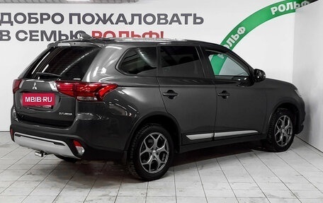 Mitsubishi Outlander III рестайлинг 3, 2018 год, 2 298 000 рублей, 4 фотография
