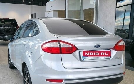 Ford Fiesta, 2015 год, 849 000 рублей, 4 фотография