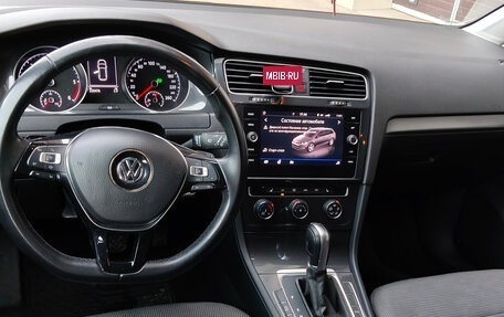Volkswagen Golf VII, 2018 год, 1 560 000 рублей, 10 фотография