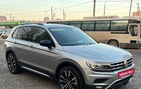 Volkswagen Tiguan II, 2019 год, 2 680 000 рублей, 2 фотография