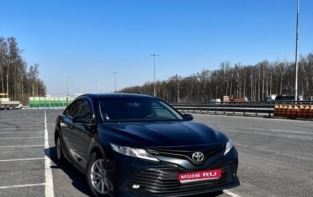 Toyota Camry, 2019 год, 2 300 000 рублей, 1 фотография