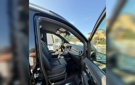 Mercedes-Benz V-Класс, 2024 год, 18 000 000 рублей, 9 фотография
