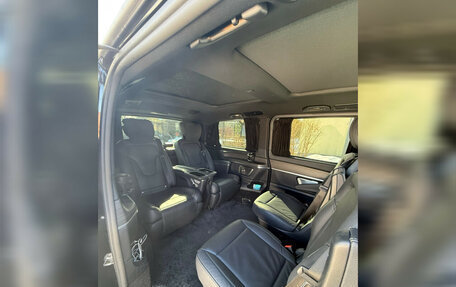 Mercedes-Benz V-Класс, 2024 год, 18 000 000 рублей, 16 фотография