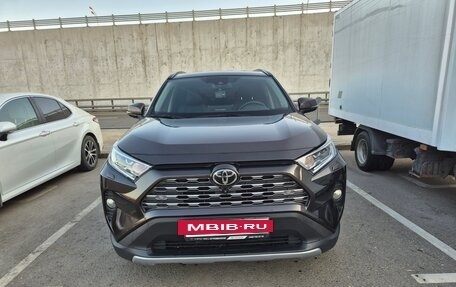 Toyota RAV4, 2020 год, 3 850 000 рублей, 3 фотография