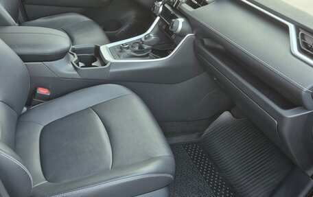 Toyota RAV4, 2020 год, 3 850 000 рублей, 7 фотография