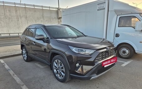 Toyota RAV4, 2020 год, 3 850 000 рублей, 2 фотография