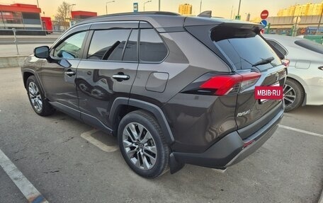 Toyota RAV4, 2020 год, 3 850 000 рублей, 5 фотография