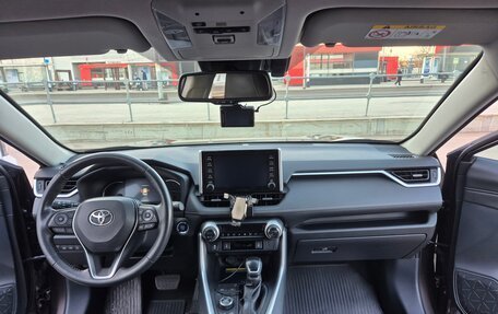 Toyota RAV4, 2020 год, 3 850 000 рублей, 9 фотография