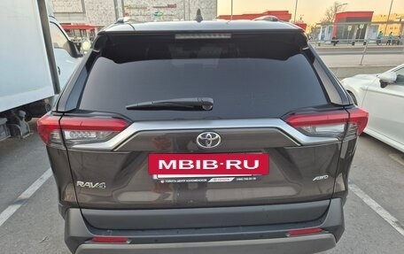 Toyota RAV4, 2020 год, 3 850 000 рублей, 10 фотография