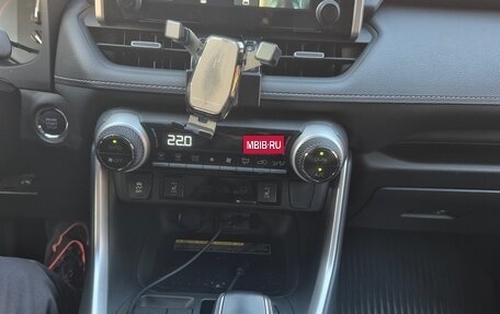 Toyota RAV4, 2020 год, 3 850 000 рублей, 13 фотография