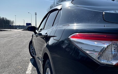 Toyota Camry, 2019 год, 2 300 000 рублей, 2 фотография