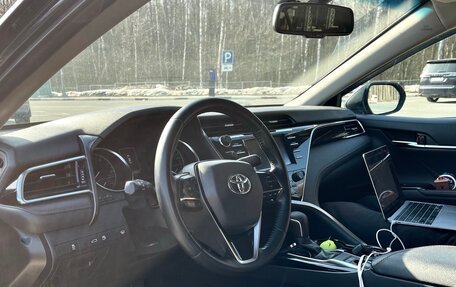 Toyota Camry, 2019 год, 2 300 000 рублей, 13 фотография