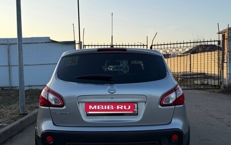 Nissan Qashqai, 2010 год, 950 000 рублей, 2 фотография