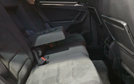 Volkswagen Tiguan II, 2018 год, 2 450 000 рублей, 14 фотография