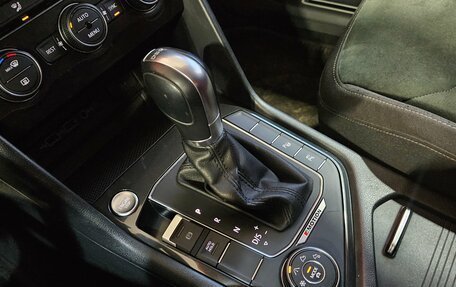 Volkswagen Tiguan II, 2018 год, 2 450 000 рублей, 16 фотография