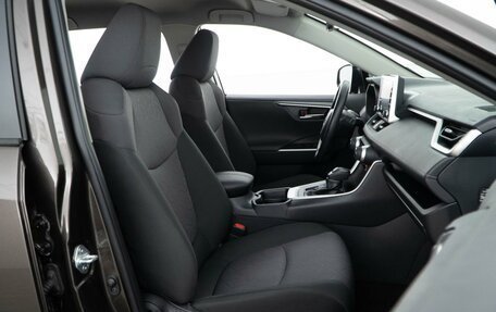 Toyota RAV4, 2019 год, 3 924 444 рублей, 8 фотография