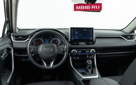 Toyota RAV4, 2019 год, 3 924 444 рублей, 6 фотография