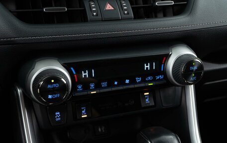 Toyota RAV4, 2019 год, 3 924 444 рублей, 16 фотография