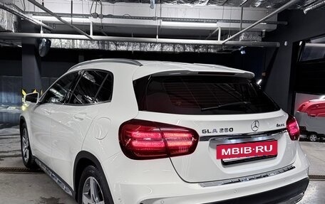 Mercedes-Benz GLA, 2017 год, 2 800 000 рублей, 16 фотография