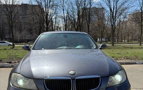 BMW 3 серия, 2005 год, 750 000 рублей, 2 фотография